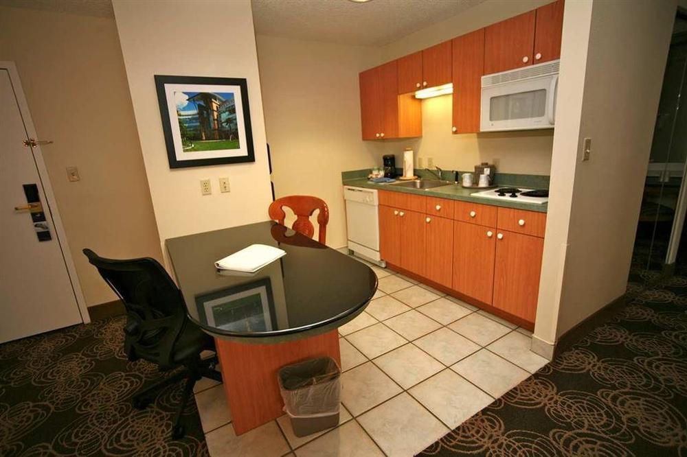 Hampton Inn & Suites Orlando-East Ucf Alafaya Restaurant photo