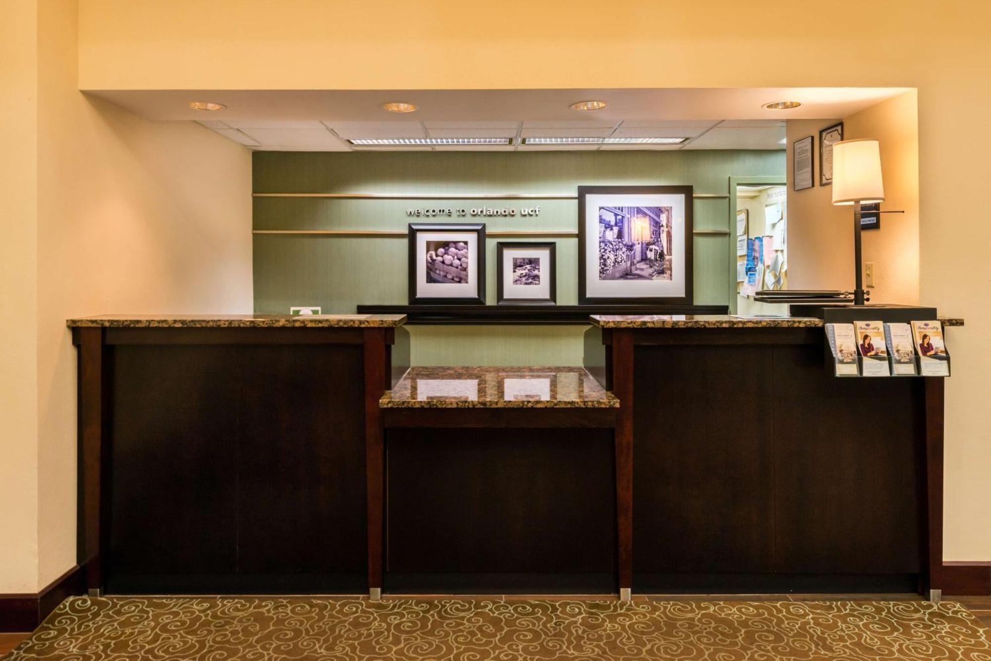 Hampton Inn & Suites Orlando-East Ucf Alafaya Exterior photo